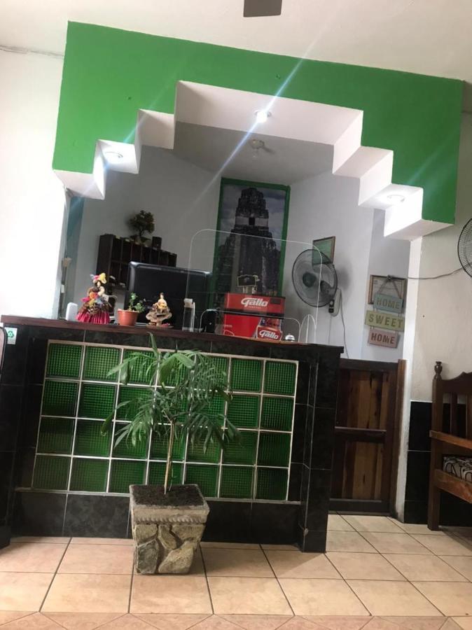 Green Monkey Hostel 弗洛勒斯 外观 照片